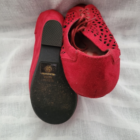 Red Platforms - Picture 4 of 4